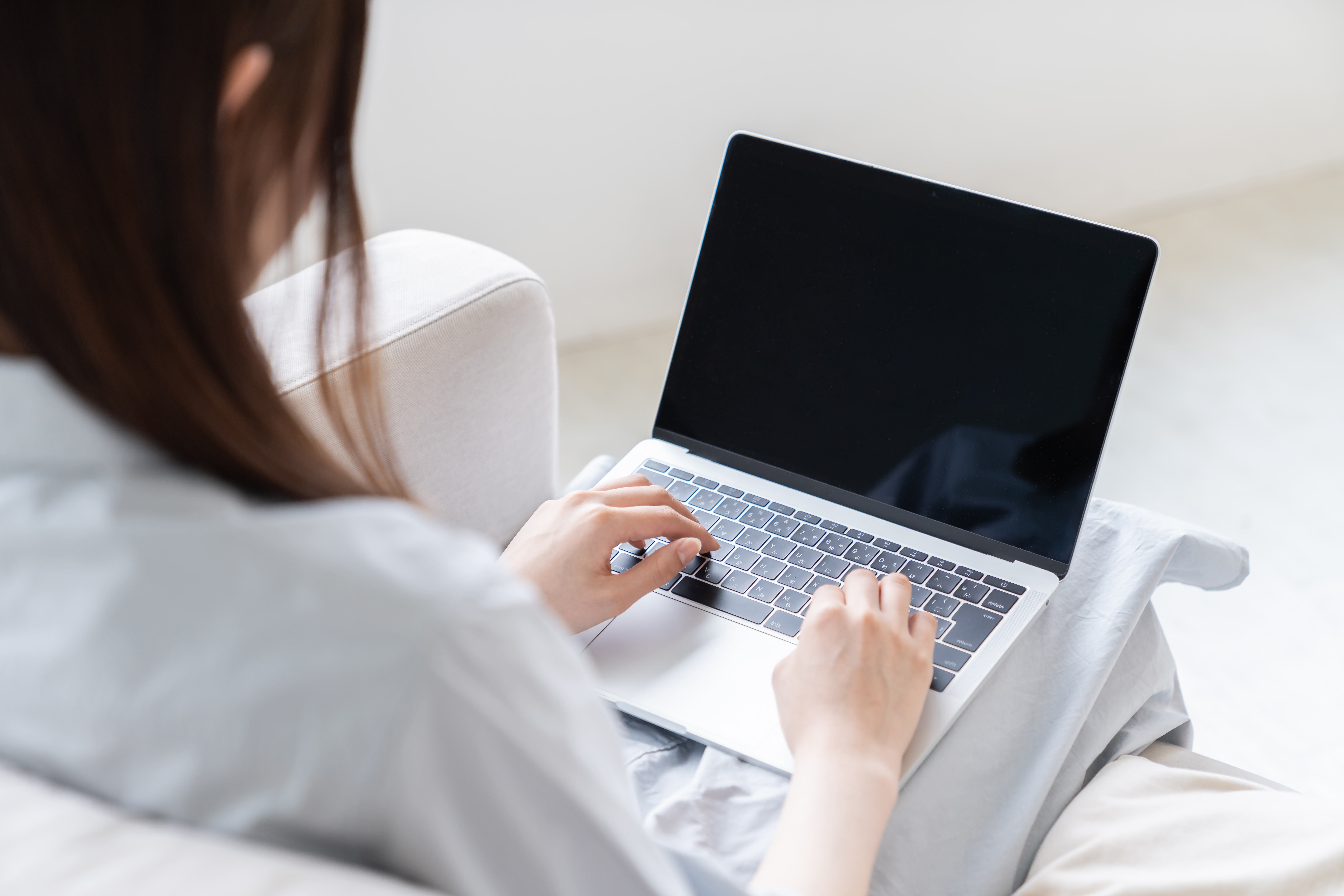 ゲーミングPC完全ナビ：モニター・チェア・おすすめ周辺機器