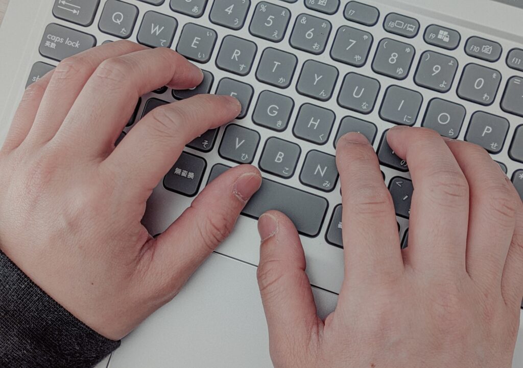 ノートPCのGPUメモリを増やすことはできますか？